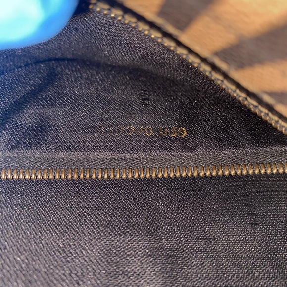 Authentic Vintage Fendi Purse - Picture 15 of 16